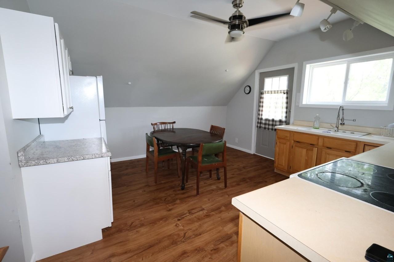 408 W 5th St - Photo 4 of 12