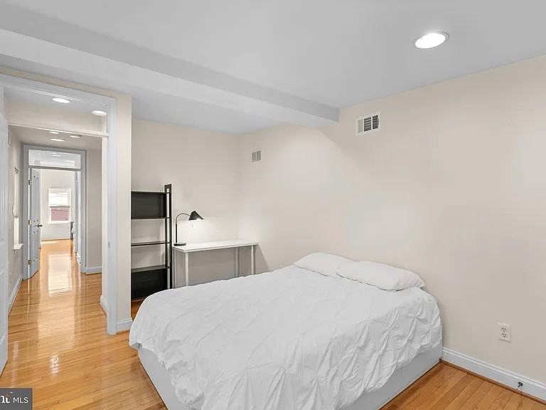 18 S Madeira St - Photo 3 of 20