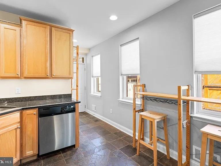 18 S Madeira St - Photo 4 of 20
