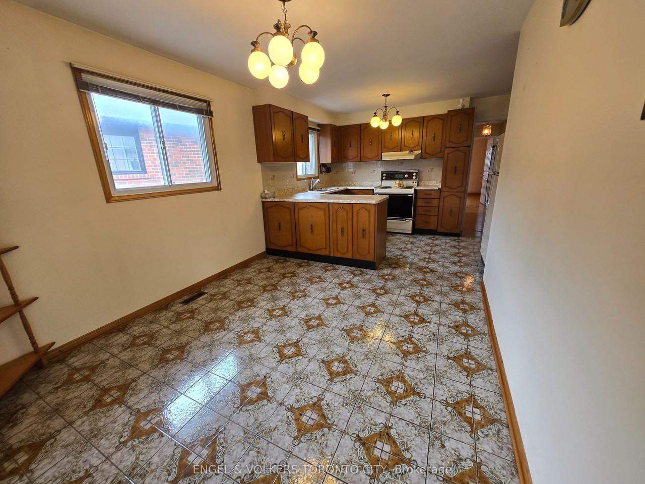 59 Sawmill Rd - Photo 4 of 18