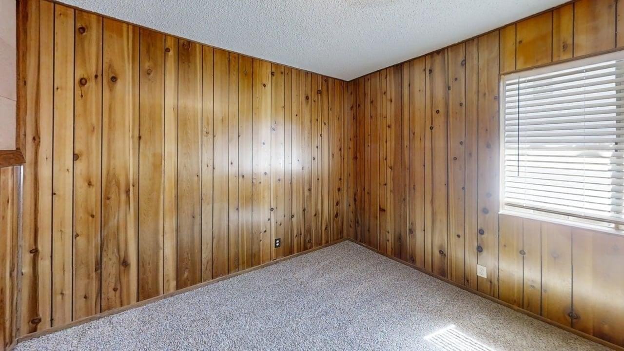 472 Roosevelt St - Photo 6 of 13