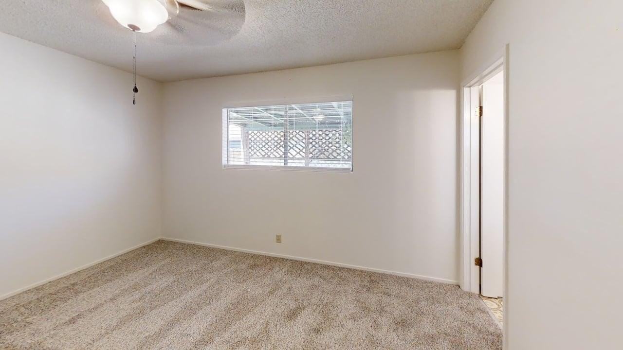 472 Roosevelt St - Photo 7 of 13