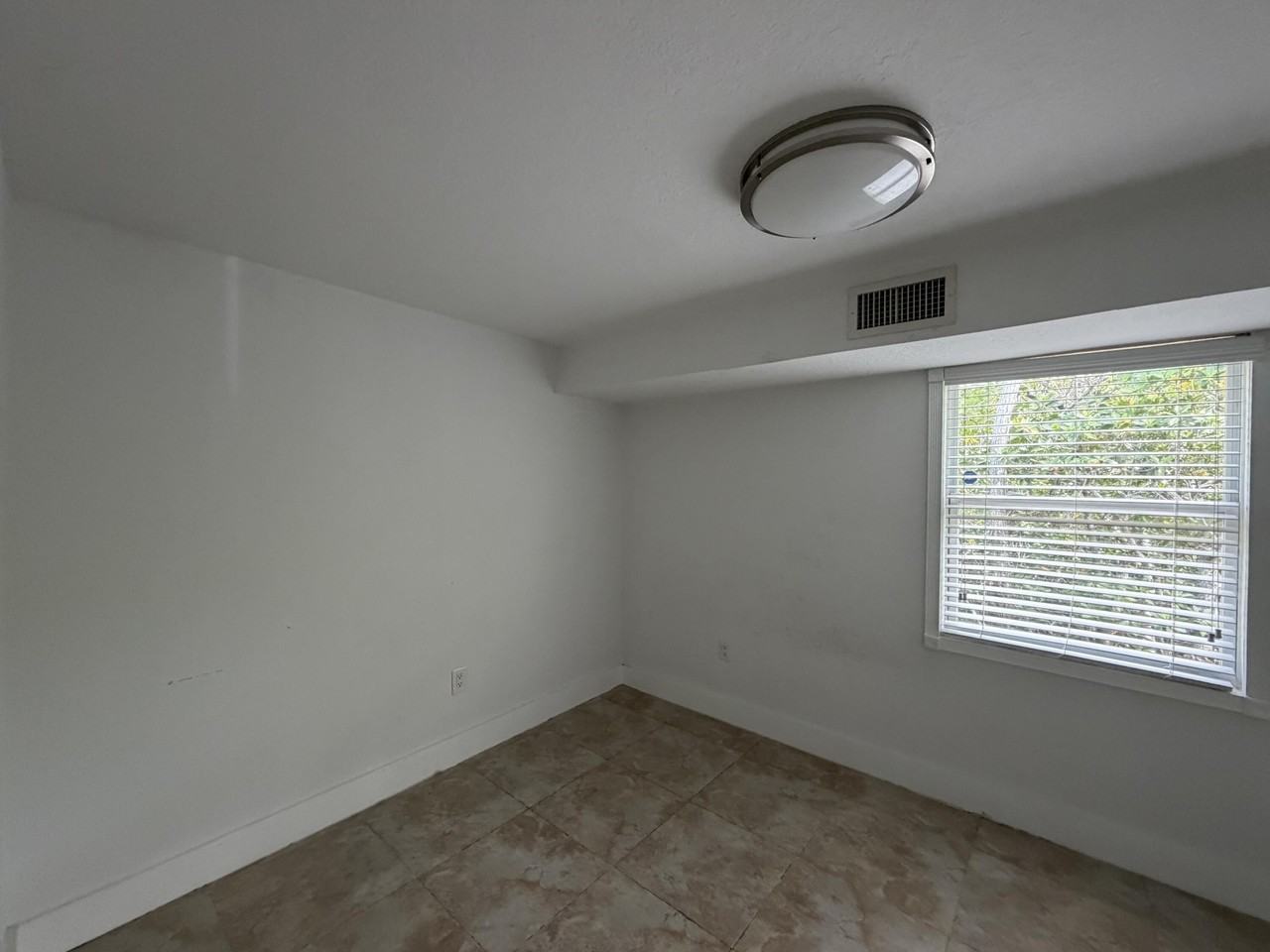 100 Sunset Rd - Photo 7 of 31