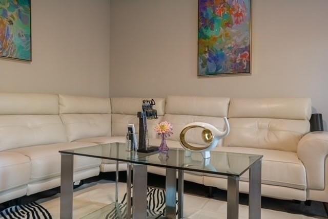 2110 Garden Pl - Photo 4 of 7