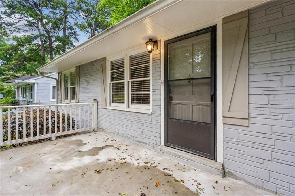 1910 La Dawn Ln Nw - Photo 4 of 28