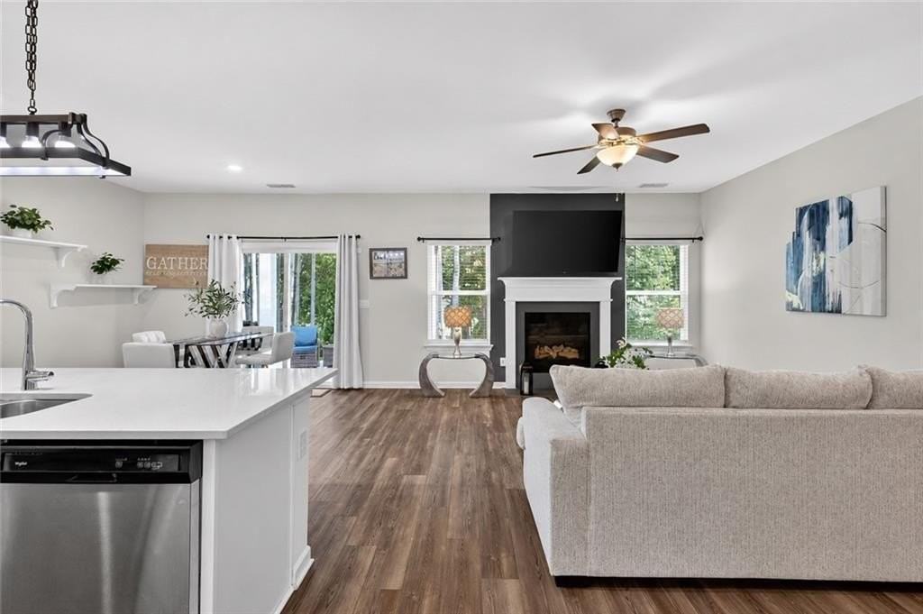 4161 Dean Grove Way - Photo 3 of 31