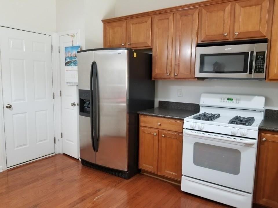 2090 Deptford Dr - Photo 7 of 22