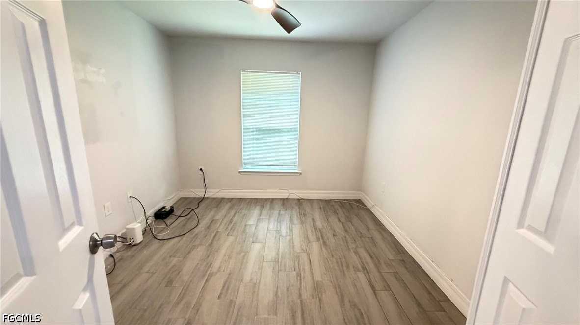 2413 Delta Ave N - Photo 4 of 16
