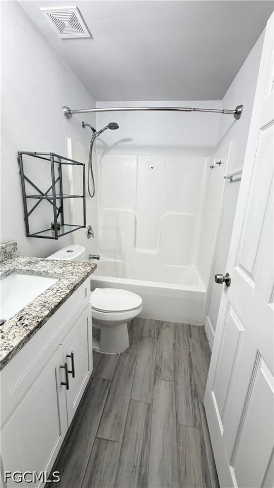 2413 Delta Ave N - Photo 5 of 16