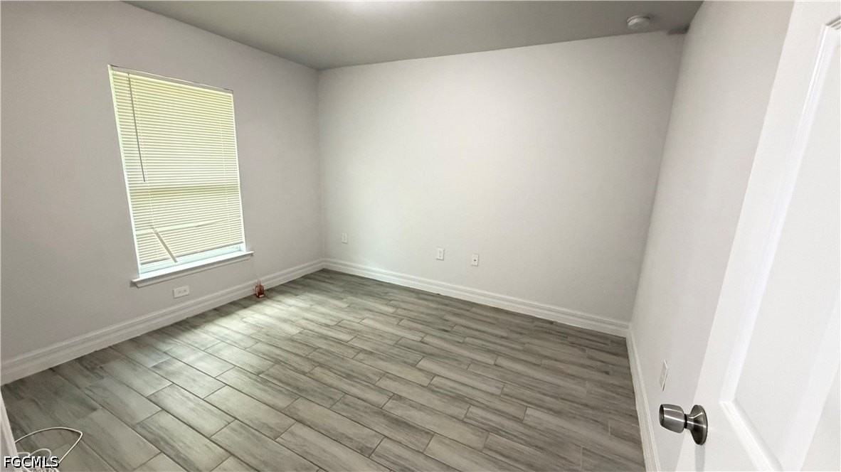 2413 Delta Ave N - Photo 6 of 16