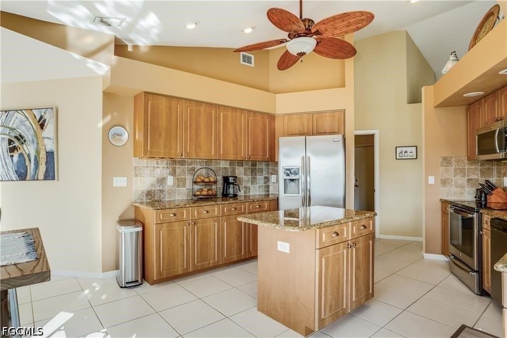 1922 Cape Coral Pkwy W - Photo 2 of 11