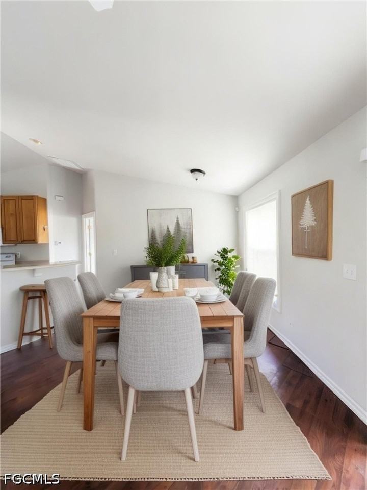 5315 Belrose St - Photo 3 of 32