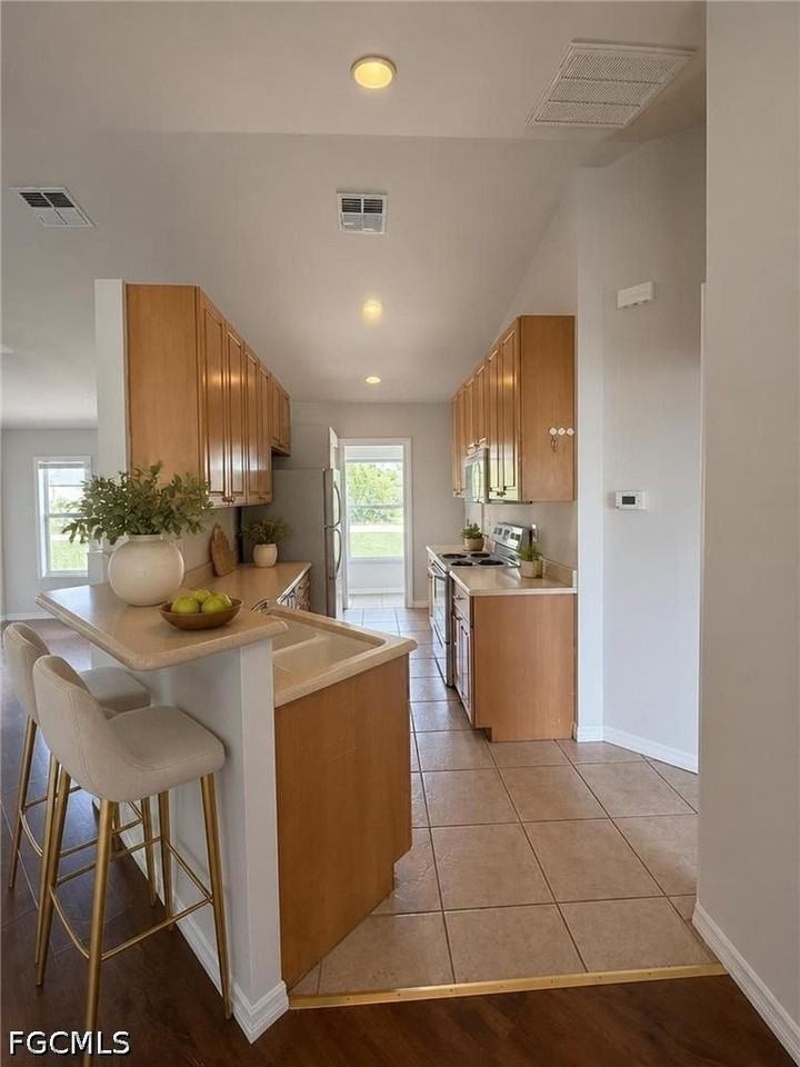 5315 Belrose St - Photo 5 of 32