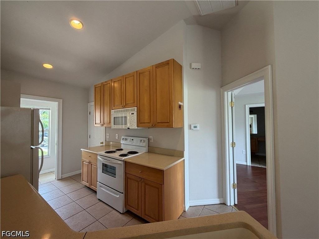 5315 Belrose St - Photo 6 of 32