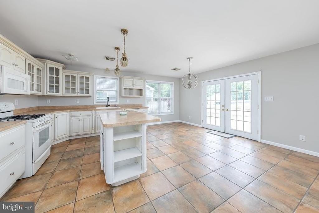 1304 Clearbrook Ave - Photo 2 of 17