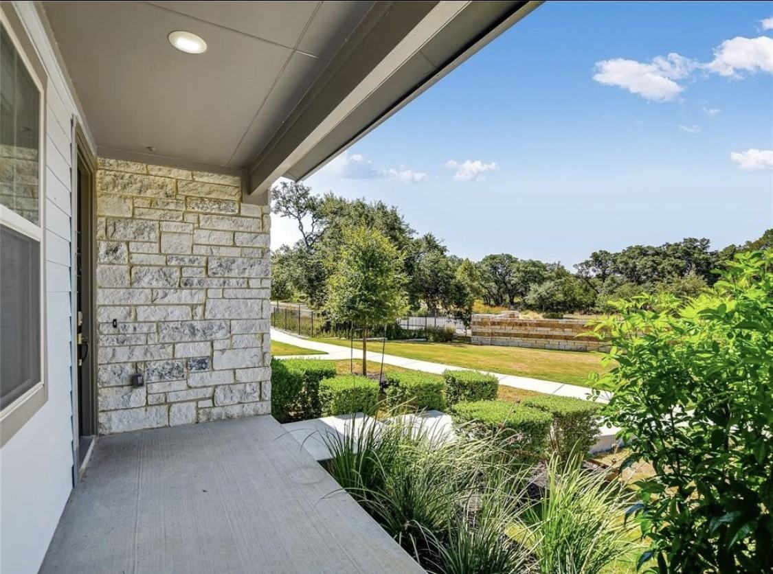 104 Kissing Tree Ln - Photo 2 of 23
