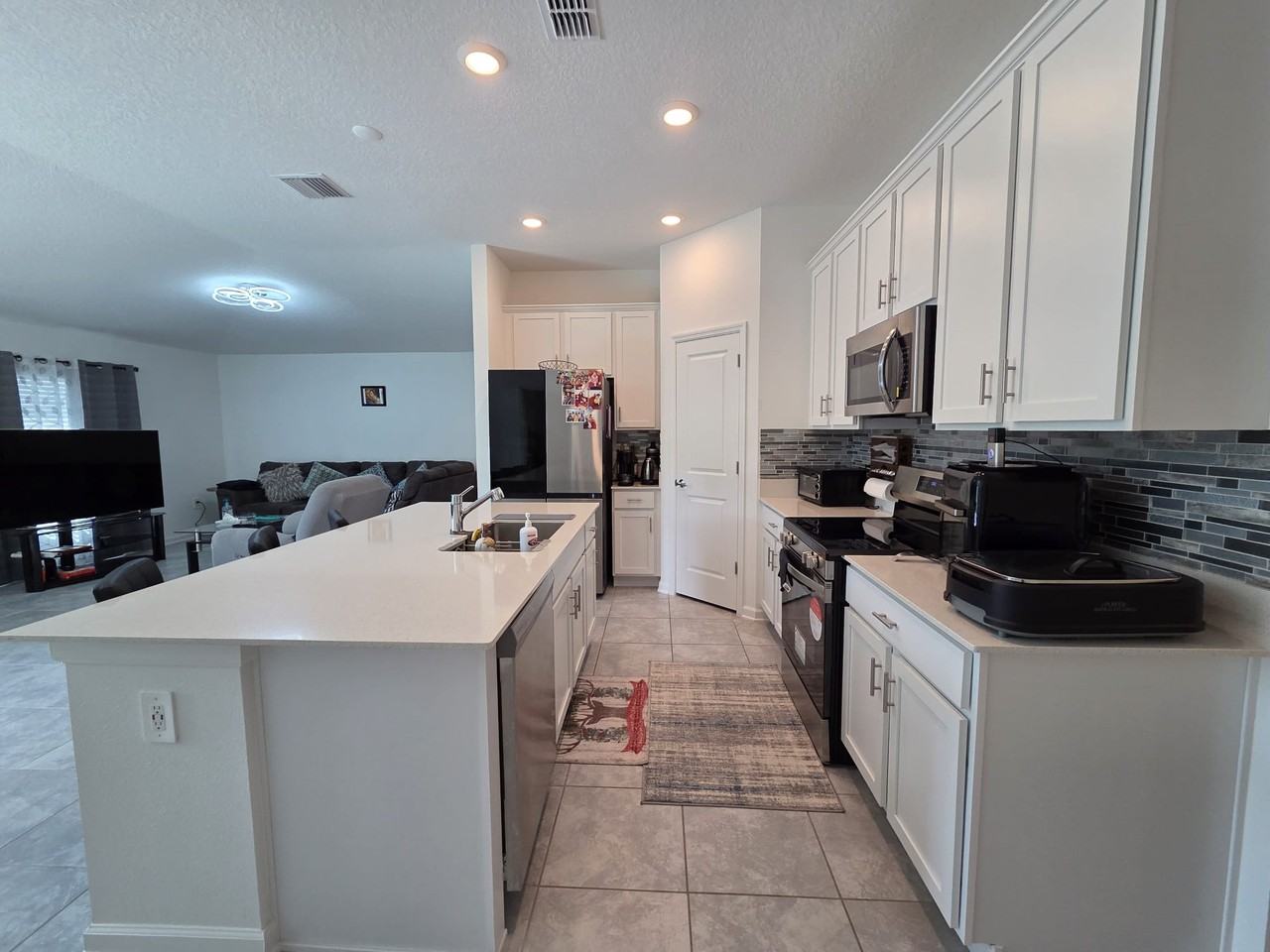 3949 Ambrose Ave #1 - Photo 5 of 24
