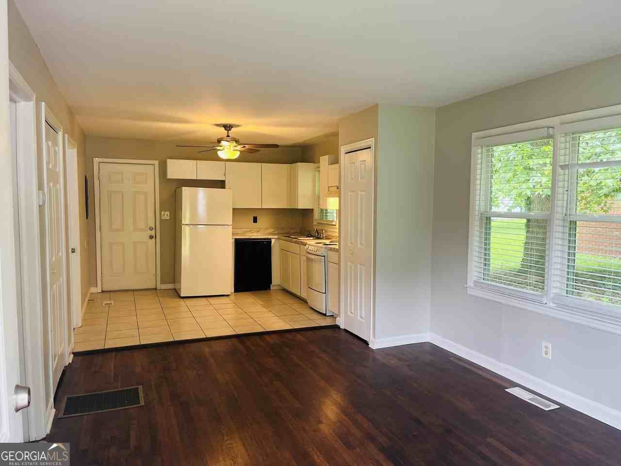 4531 Wesley Dr #B - Photo 3 of 23
