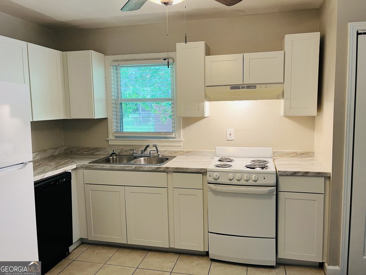 4531 Wesley Dr #B - Photo 7 of 23