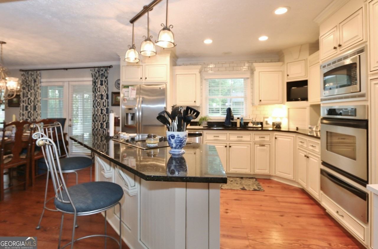 1001 Brownwood Rd - Photo 6 of 20