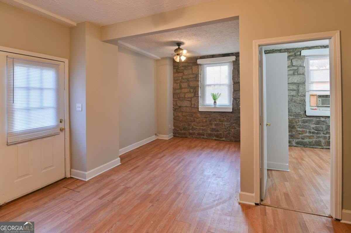 340 W Washington St - Photo 3 of 8