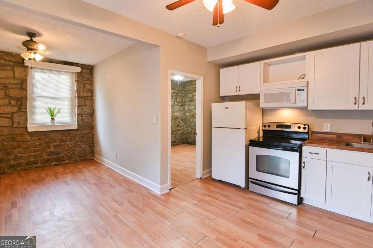 340 W Washington St - Photo 4 of 8