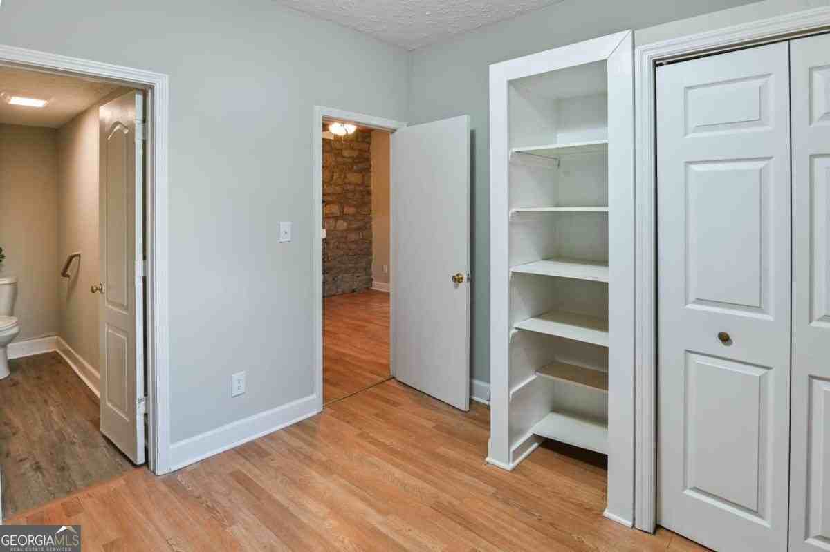340 W Washington St - Photo 7 of 8
