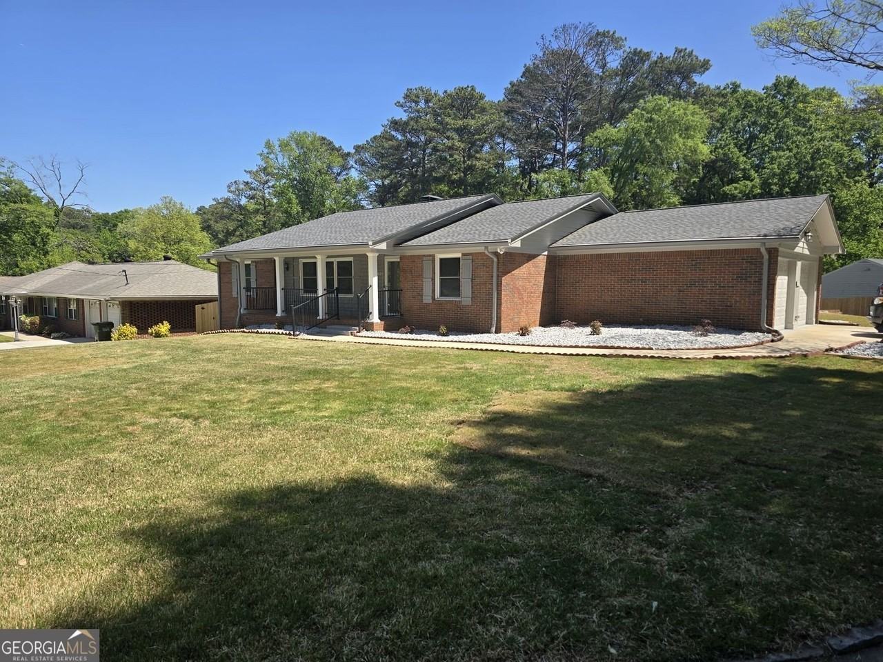 3420 Northside Dr #A - Photo 2 of 12