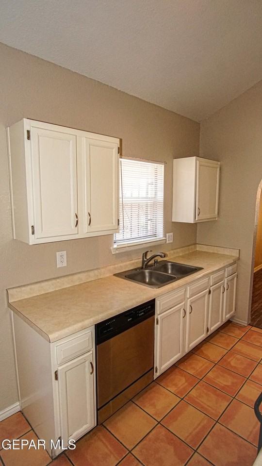4553 Gen Maloney Cir - Photo 6 of 22