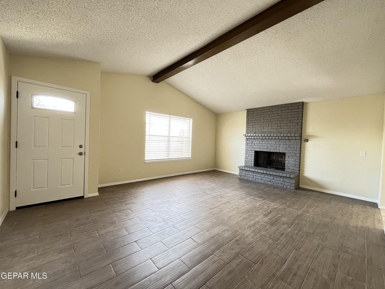11016 Pebble Hills Blvd - Photo 7 of 10
