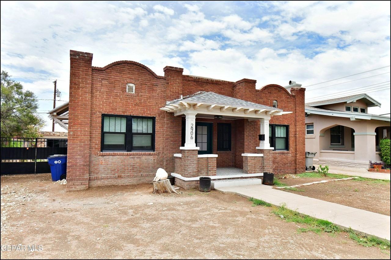 2906 Wheeling Ave - Photo 2 of 48
