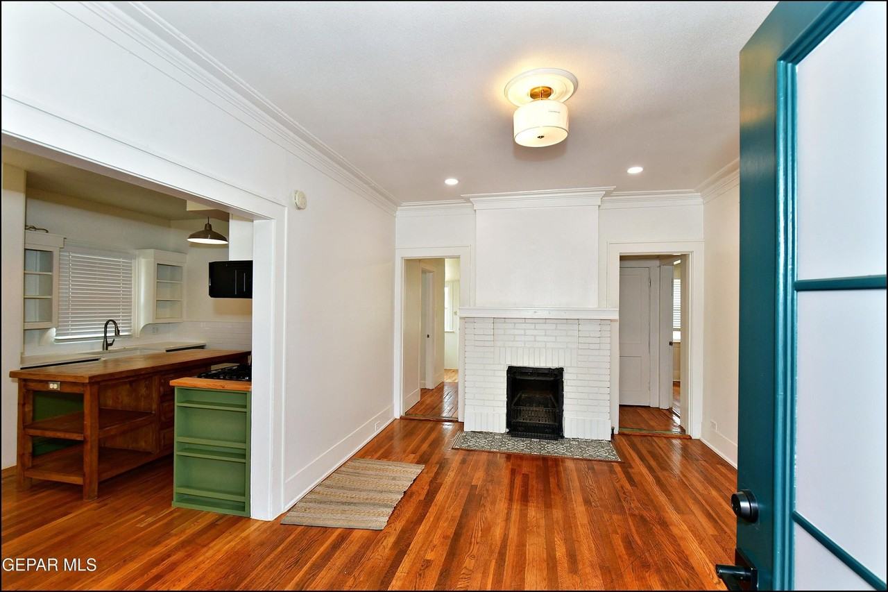 2906 Wheeling Ave - Photo 6 of 48