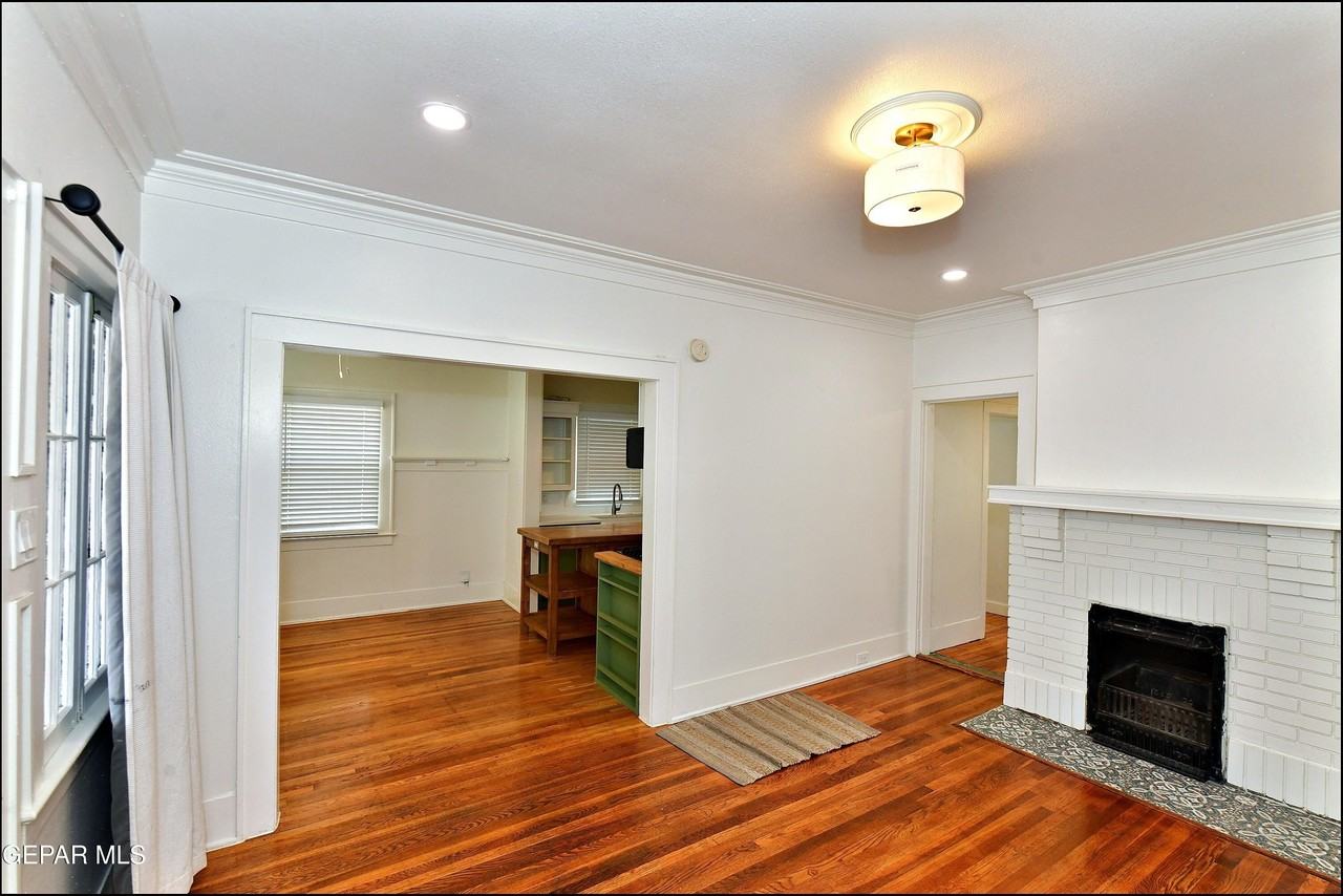 2906 Wheeling Ave - Photo 7 of 48