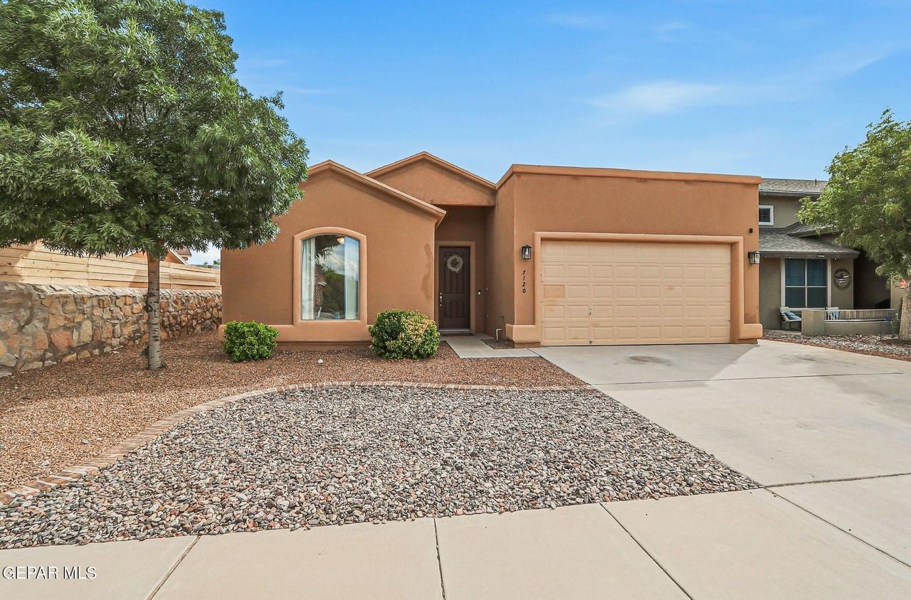 7120 Falling Leaf Cir