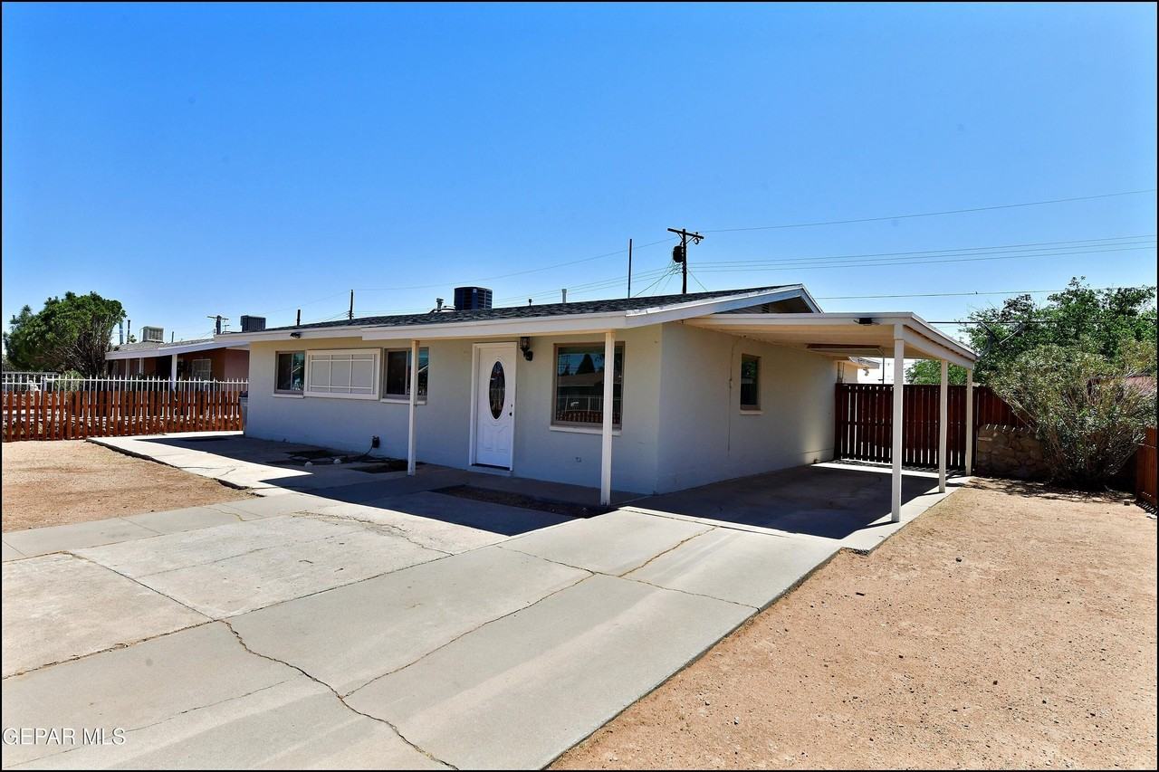 10324 Newport Dr - Photo 4 of 37