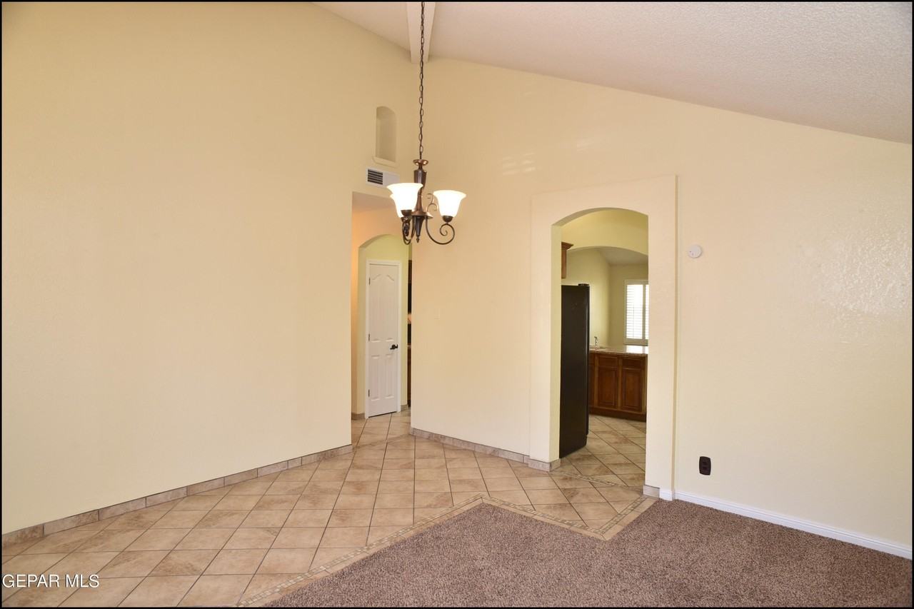 12636 Crystal Ridge St - Photo 7 of 47