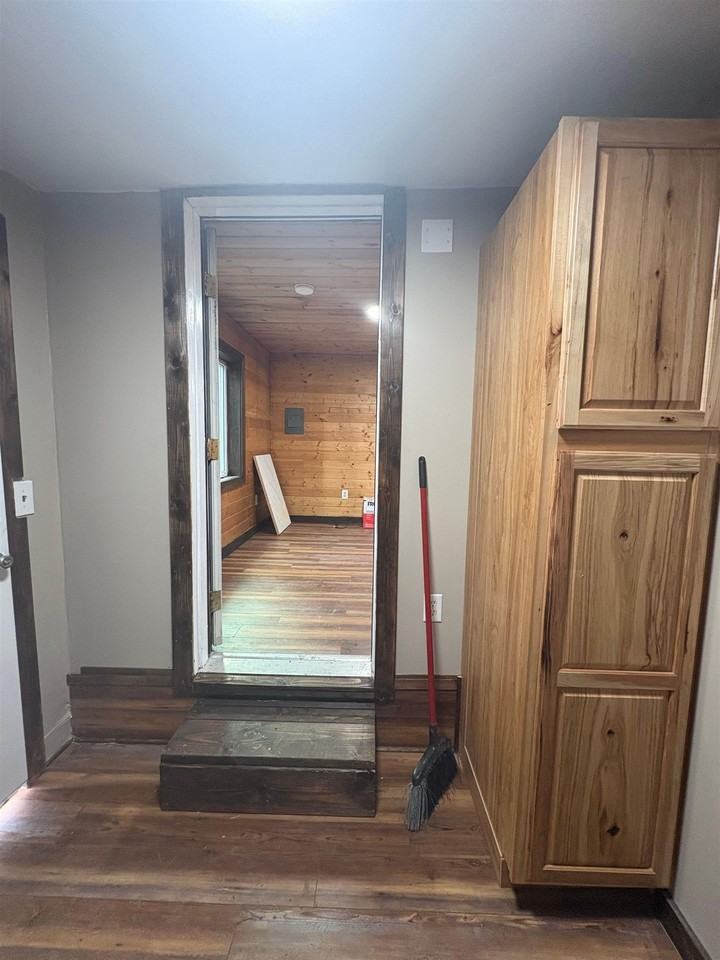 159 Nash St - Photo 3 of 8