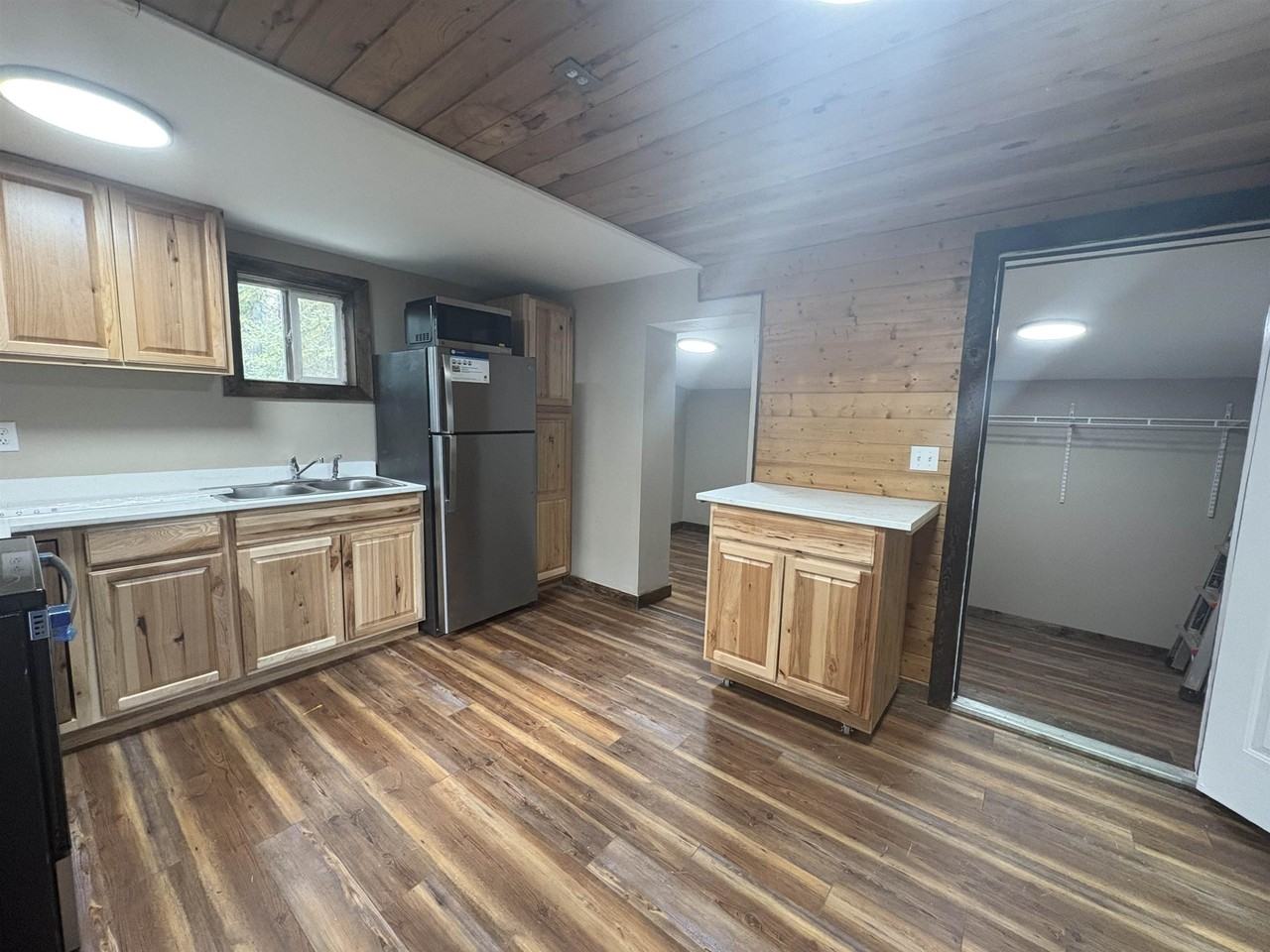 159 Nash St - Photo 6 of 8
