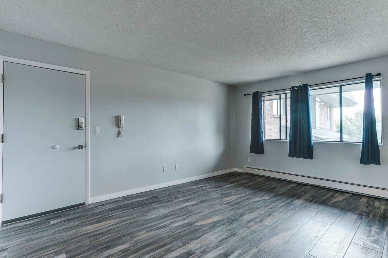 1140 Walnut Ave #22 - Photo 3 of 19