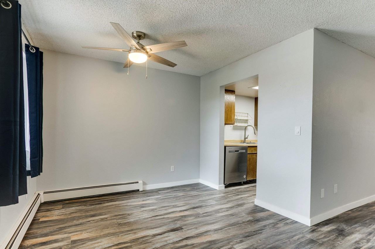 1140 Walnut Ave #22 - Photo 5 of 19