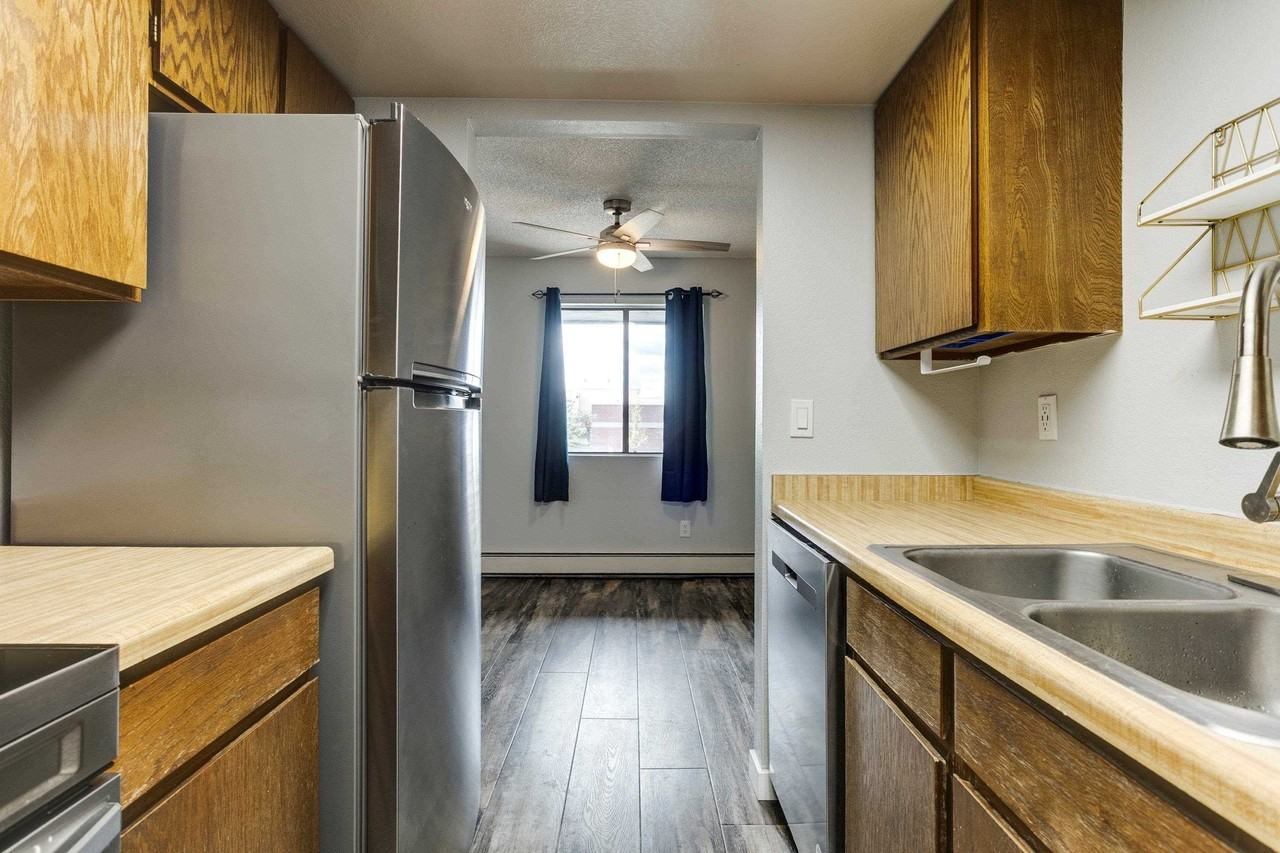 1140 Walnut Ave #22 - Photo 6 of 19