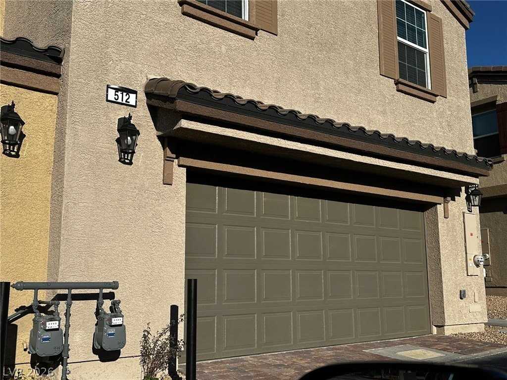 512 Ylang Pl