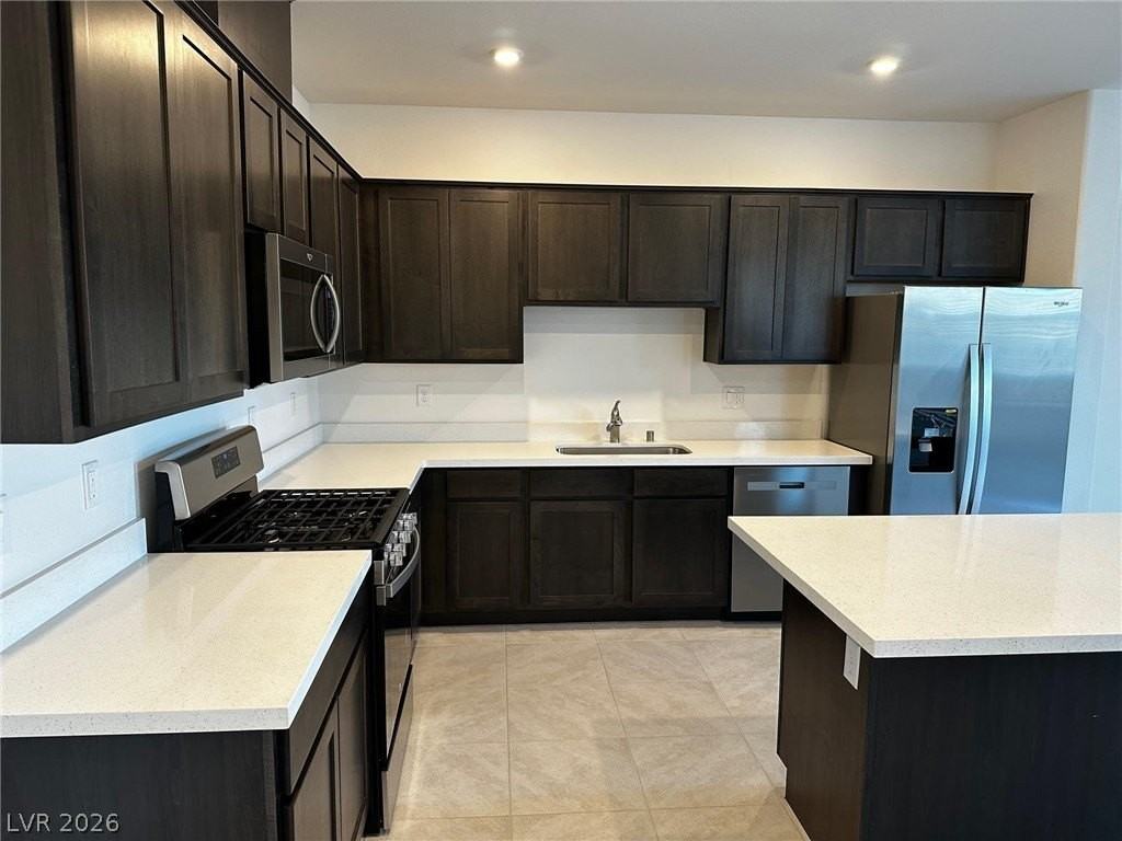 512 Ylang Pl - Photo 7 of 18