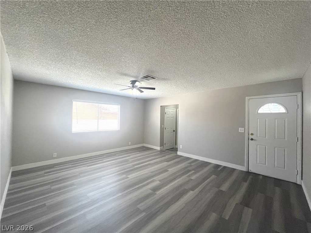 3801 Valley Forge Ave - Photo 4 of 46