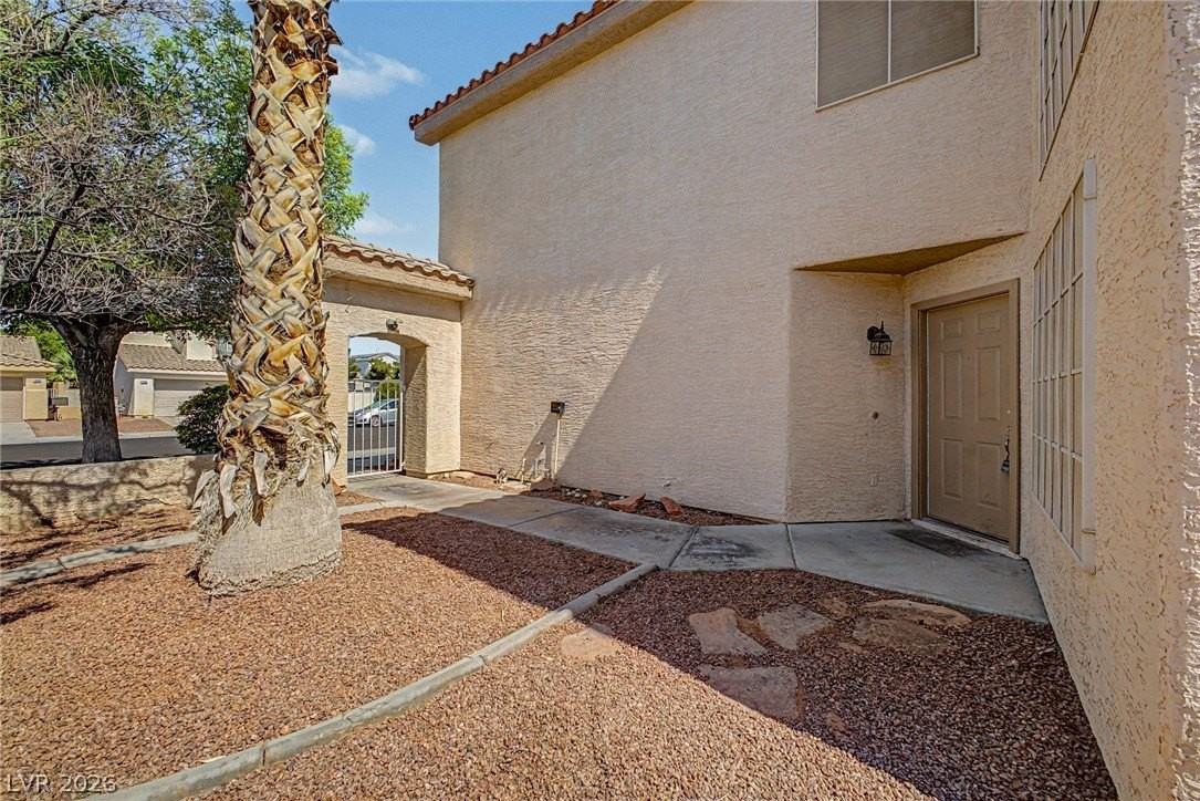 7804 Amulet St - Photo 3 of 37