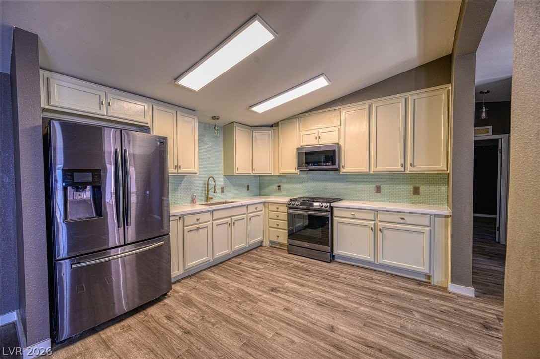 5581 Wheatfield Dr - Photo 3 of 18