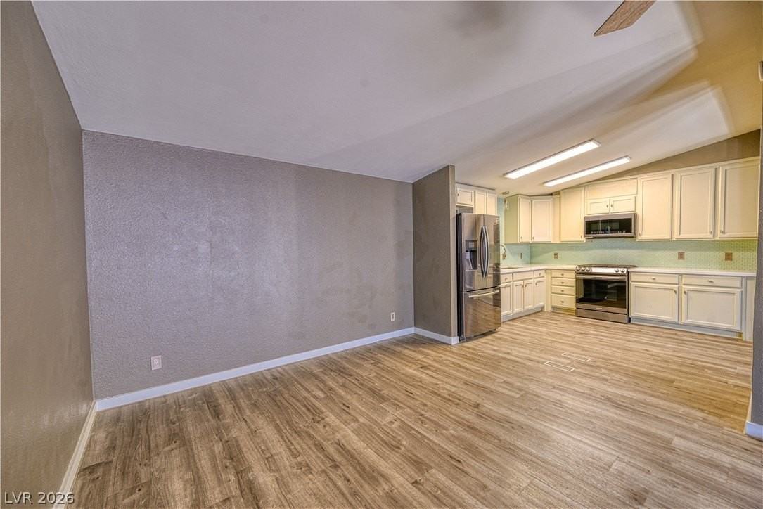 5581 Wheatfield Dr - Photo 5 of 18