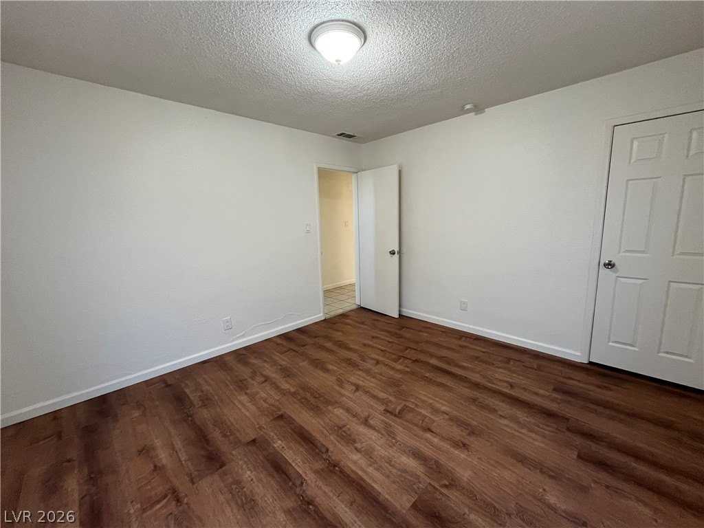 118 Ash St - Photo 5 of 7
