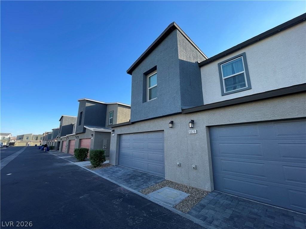 9383 Jade Mesa St - Photo 5 of 30