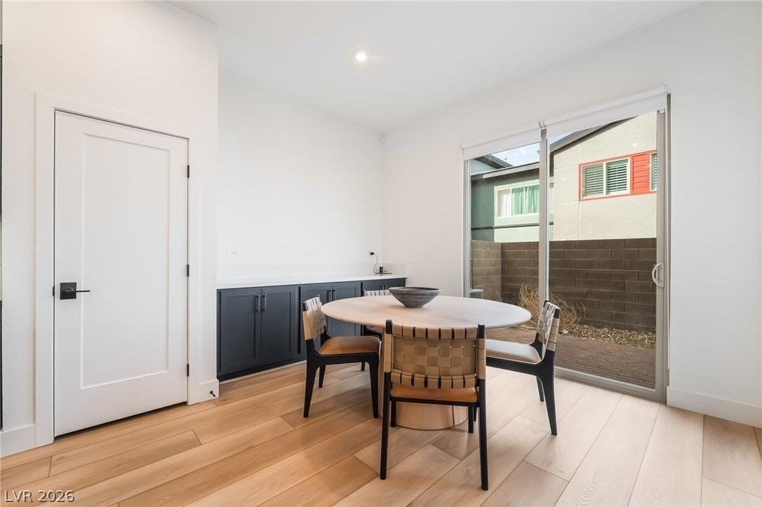 3192 Vittoria Ave - Photo 6 of 23